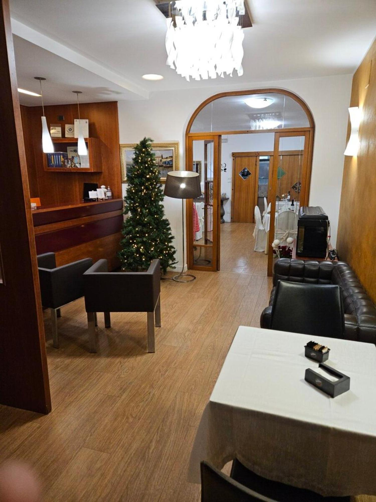 Hotel Mazzocchetti Citta Sant'Angelo Exteriör bild