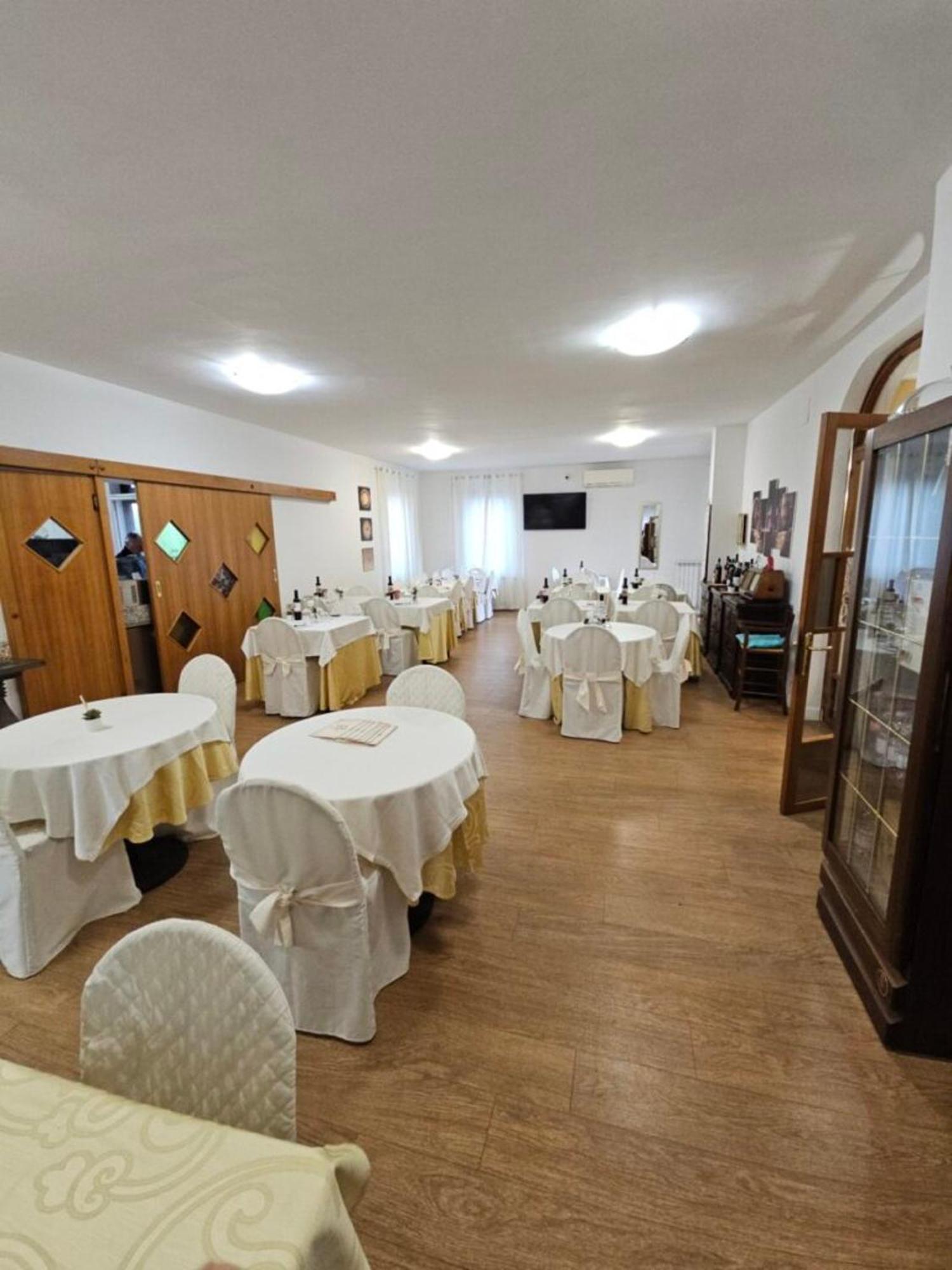 Hotel Mazzocchetti Citta Sant'Angelo Exteriör bild