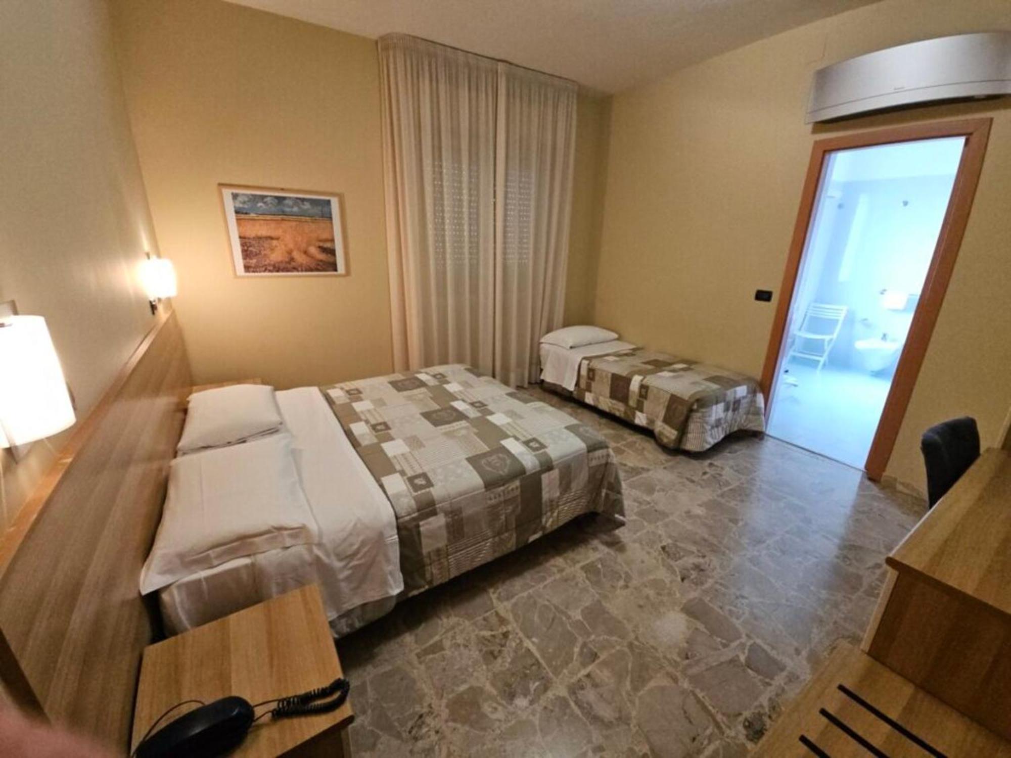 Hotel Mazzocchetti Citta Sant'Angelo Exteriör bild