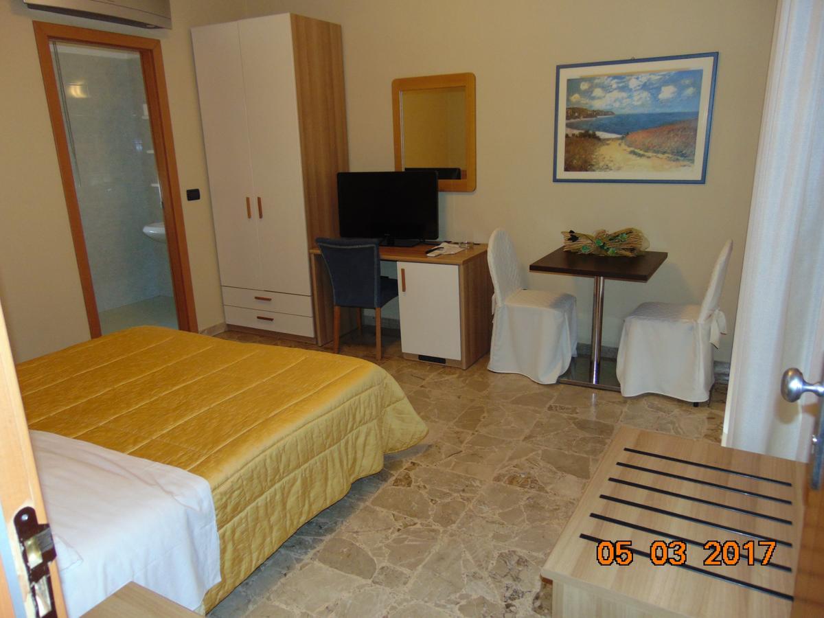 Hotel Mazzocchetti Citta Sant'Angelo Exteriör bild