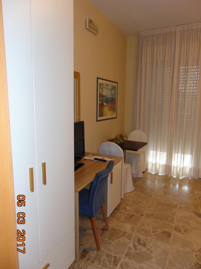 Hotel Mazzocchetti Citta Sant'Angelo Exteriör bild