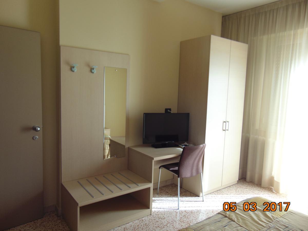 Hotel Mazzocchetti Citta Sant'Angelo Exteriör bild