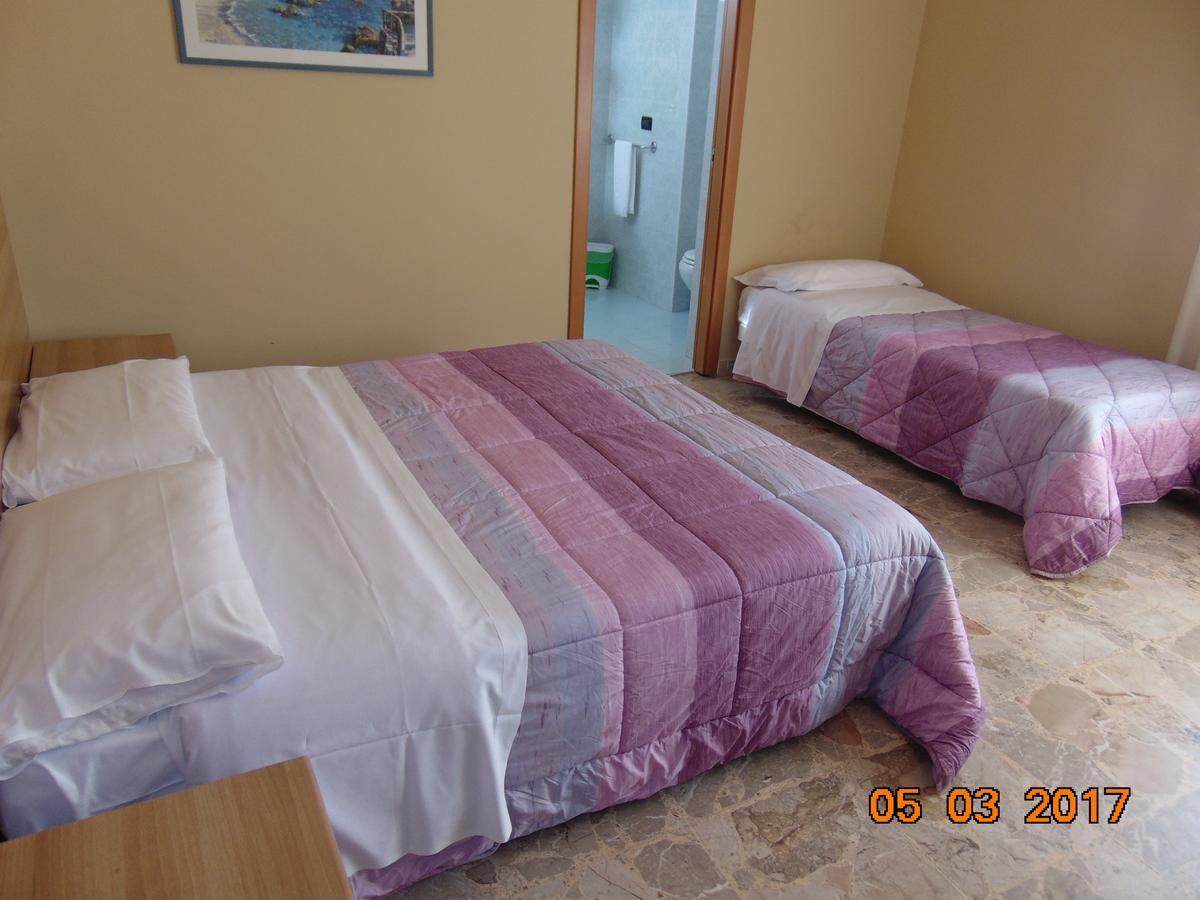 Hotel Mazzocchetti Citta Sant'Angelo Exteriör bild