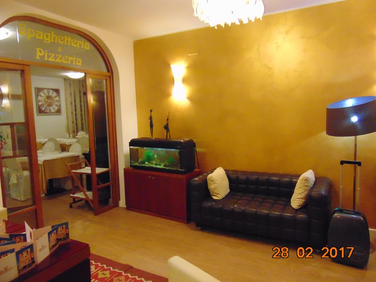 Hotel Mazzocchetti Citta Sant'Angelo Exteriör bild